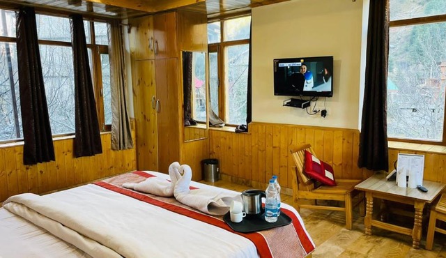 Hotel Hill Top Terrace View On Mall Road Manali