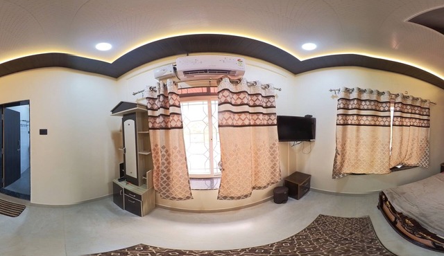 Hotel Laxmi Niwas