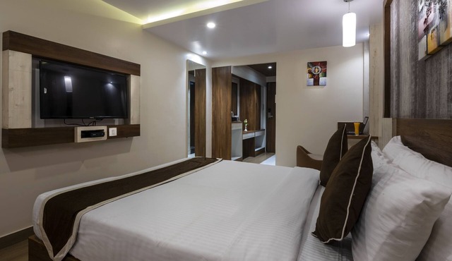 Hotel Monarch International in Bengaluru
