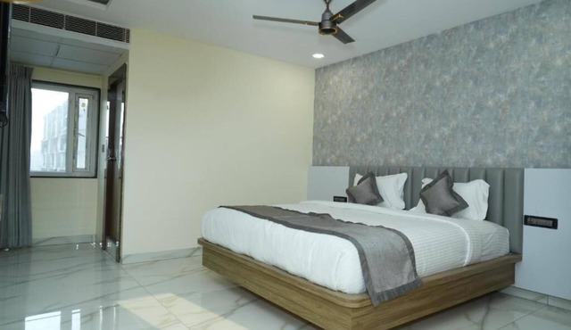 HOTEL PHOENIX GRAND