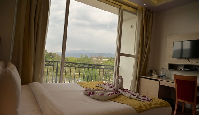 Hotel River Retreat