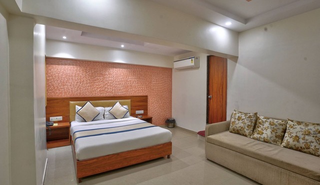 Hotel Saineel Residency