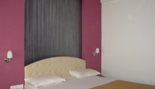 Hotel Sanai Residency
