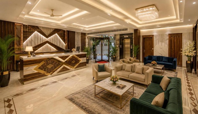 Hotel Star Villa City Centre Connaught Place - Airport Pick Up & Drop