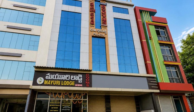 Hotel Swarna Mayuri