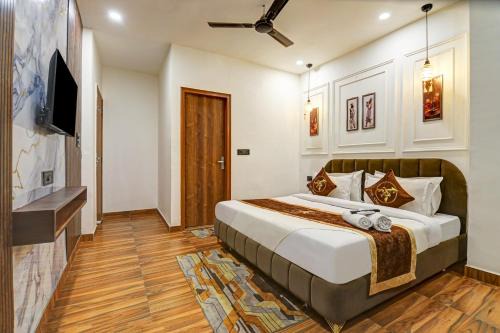 Hotel The Arrow International Laxmi Nagar