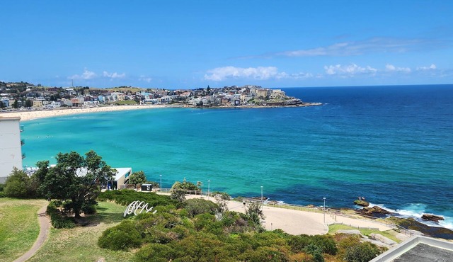 Iconic Bondi Beach & Ocean Views in Bondi