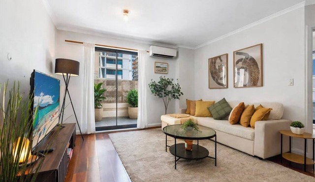 Jack’s Cozy 2-Bedroom Retreat in Beautiful Redfern With AC + Free Parking in Redfern