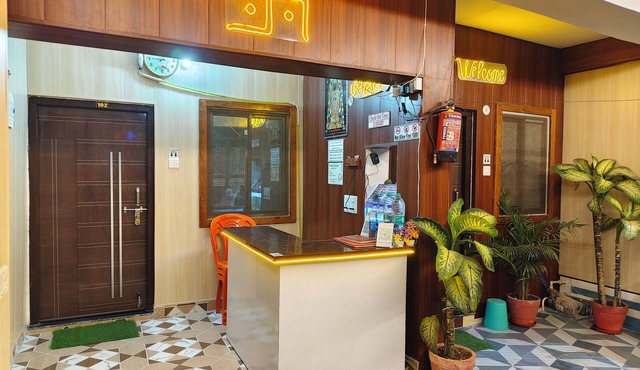 Janki Je Bhawan Homestay , Ayodhya - Step away from Ram Temple
