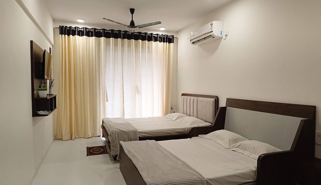 Karjat Poolside Studio | Pvt Balcony | Couples, Friends & Family | Near Mumbai
