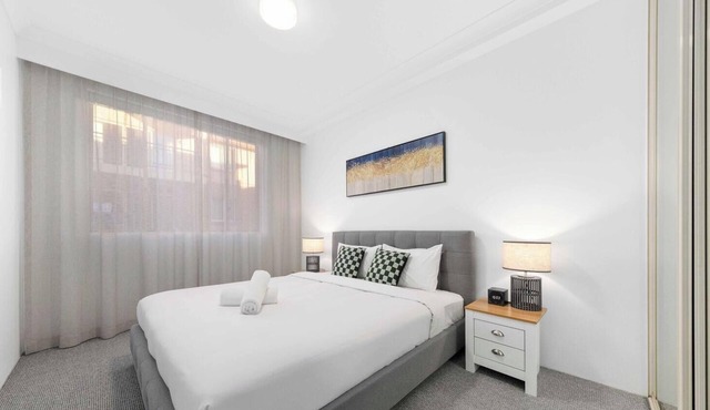 KozyGuru | Camperdown | Stylish Apt with Parking in Camperdown