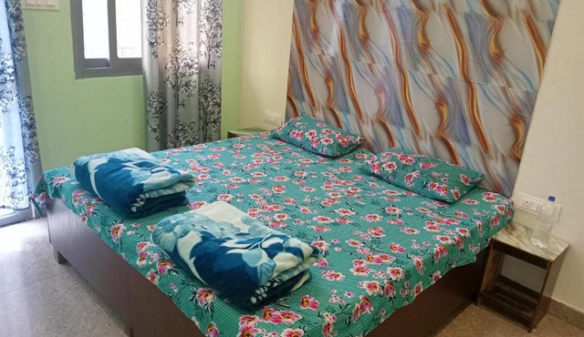Krishna Hotel & Restaurant in Devaprayāg