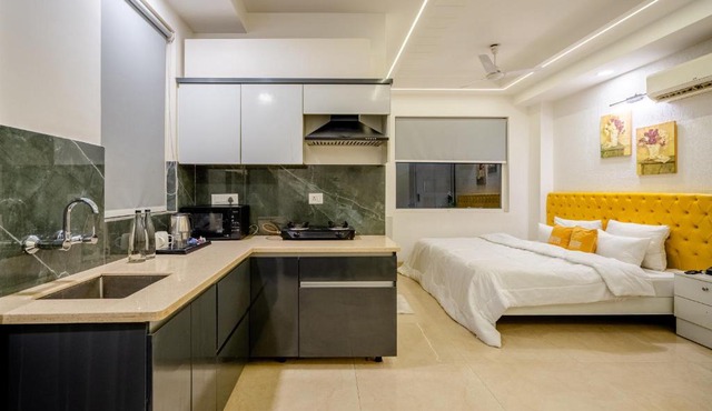 Lime Tree Luxury Studio - Service Apartment Near Artemis Hospital ,Gurgaon in Gurgaon