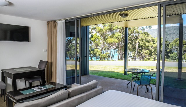 Lufra Beachside Hotel in Eaglehawk Neck