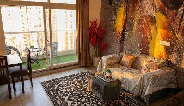 Luxurious 1BHK with Balcony Garden & City View