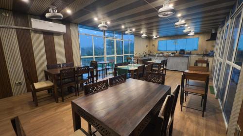 Luxury 3BHK Private Pool Farmhouse Near Durgapur