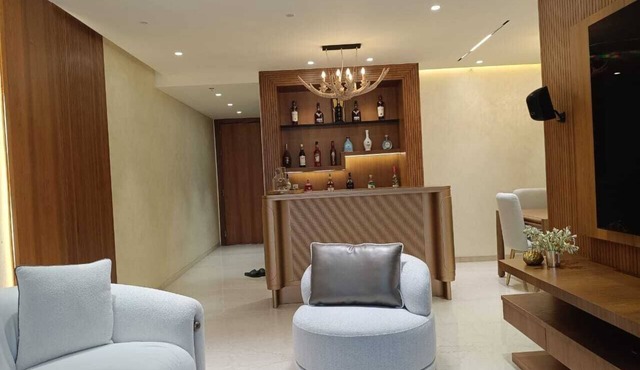 Luxury Apartment at Oberoi Maxima Near Airport Andheri Mumbai