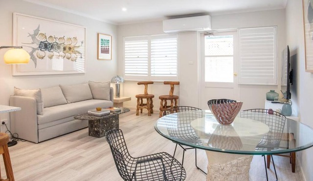 Luxury modern CBD ground floor apartment. in Canberra