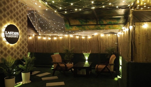 Luxury Stay With Private Jacuzzi and Open Terrace AC WIFI LA Stays