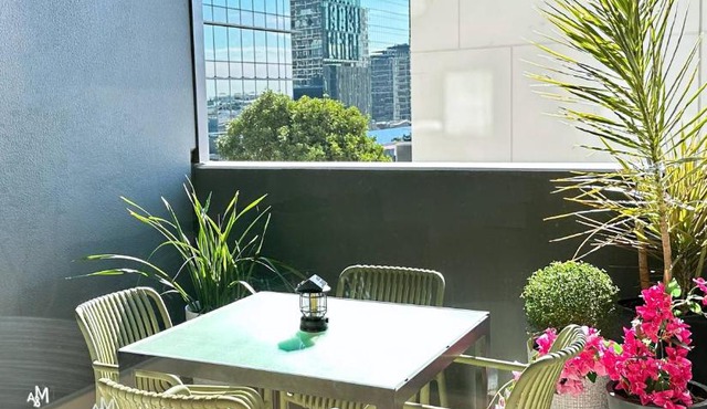 MAANGO 1BR Apt James St Free Parking Balcony in Brisbane