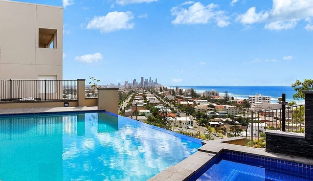 Magic Nobby Beach 3BR Apt in Miami