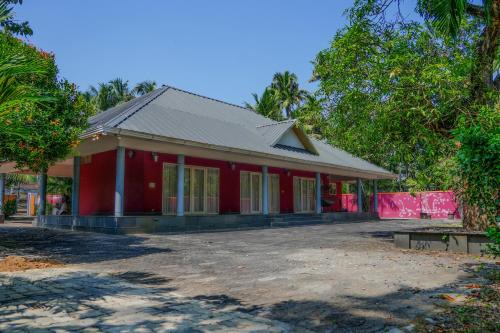 Mannath Lake House
