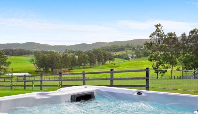 Marrowbone Mountain Views in Pokolbin