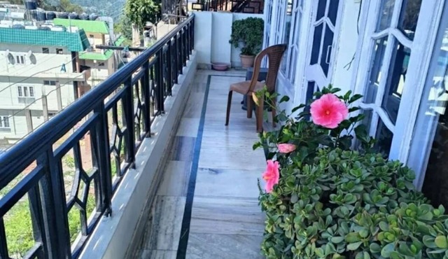 Marvelous 2-bedroom house in Solan perfect for a relaxing getaway