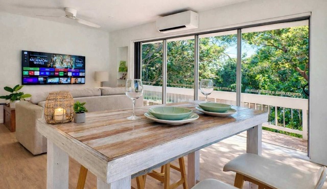 Modern 2BR Sunset Apartment BBQ in Surfers Paradise
