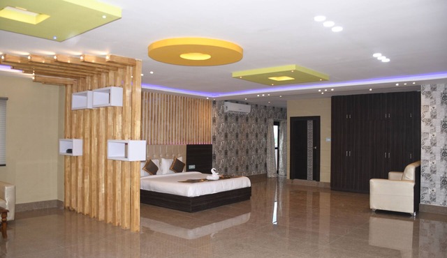 MODERN HOTEL AND RESTAURANT in Balasore