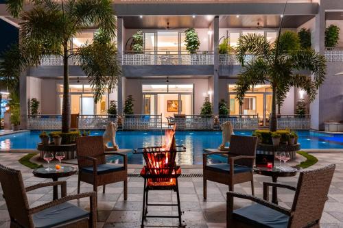 Mountain Creek 7BHK Luxury Retreat by ELIVAAS Prive Near Fatehsagar