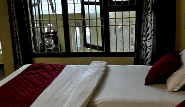 Muthu Seaview Residency