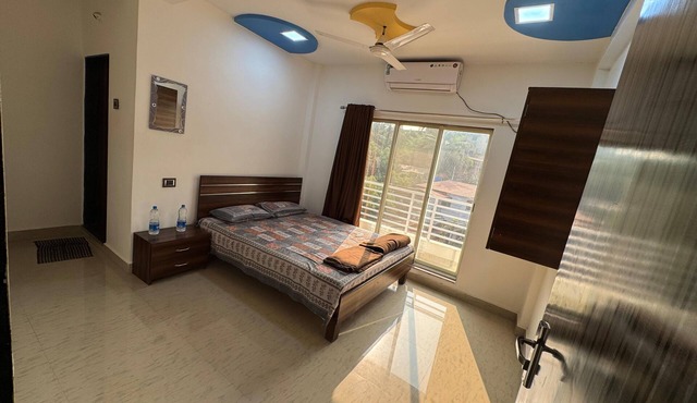 Nadkar Holiday Inn