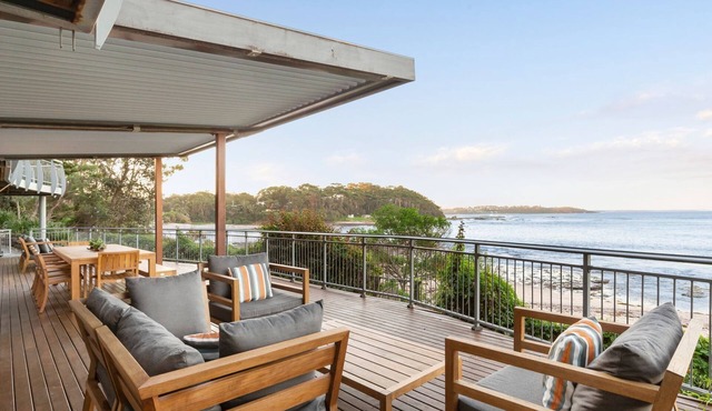 Nirvana - Beach front house in Mollymook in Mollymook