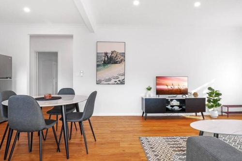 Nth Central 3BR - Split Systems throughout & Wifi in Shepparton