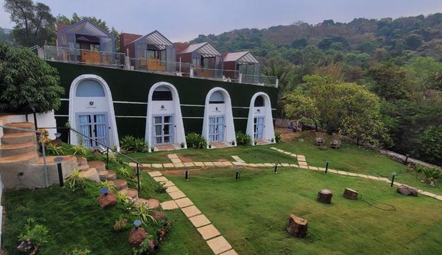Nyast Valley Resort , Valley View With Pool, North Goa