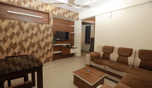 PAL SUITES ROOMS, 2min to the COCHIN INTERNATINAL AIRPORT NEDUMBASSERY