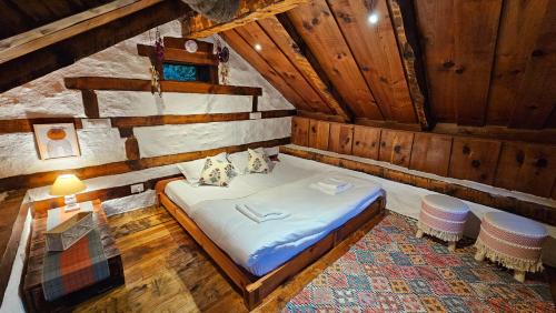 Parvatis Lap Villa & Hostel