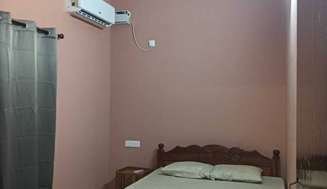 Peaceful and relaxing 2 bedroom apartment just 15 minutes to the sun set beach.