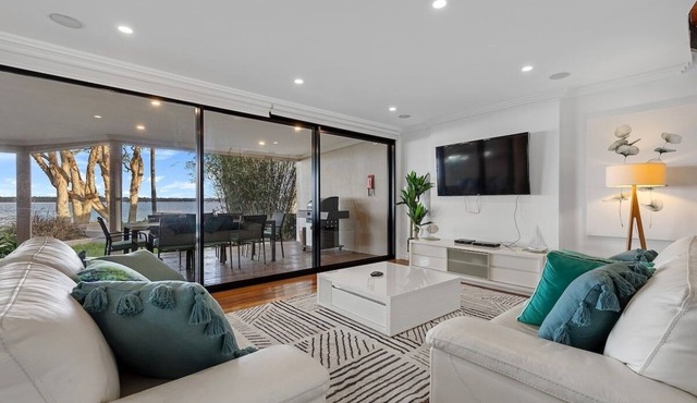 Peaceful Budgewoi Family Getaway in Buff Point
