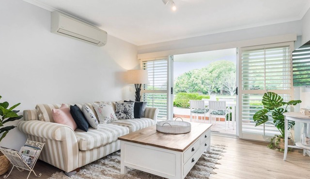 PEACEFUL PRIVATE WATERFRONT APARTMENT in NOOSAVILLE