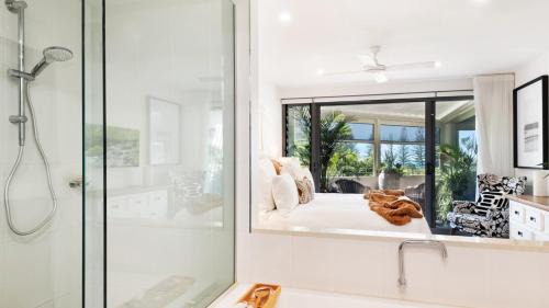 Pearl - Resort Pool, Tennis Courts, Beach Front in Sapphire Beach