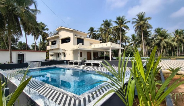 Prashanthi Homestay Nature View- Pool Villa Near Beach Udupi in Bārkūr