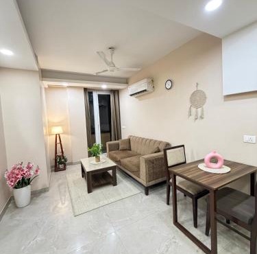 Premium 1bhk retreat Free breakfast included