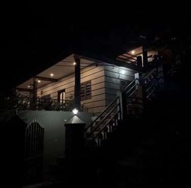 Prince Homestay - Lawnside Living