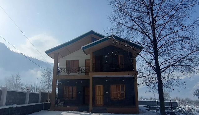 Private 4-Room Cottage in Manali