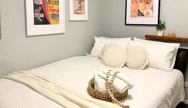 Quite, quaint & private guesthouse, sleeps 6 in Melbourne