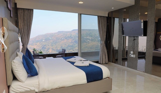Raval Resort