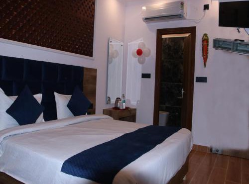 Red Leaf Hotel