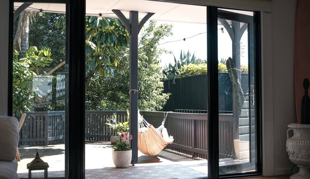 Renovated Treetop Cottage only 5 minutes from Merewether Beach in Merewether